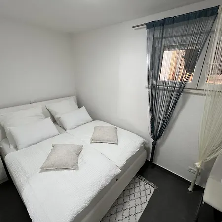 Апартаменты Family-friendly With Swimming Pool Pag - 22607 Паг
