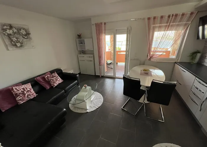 Apartman Family-friendly With Swimming Pool Pag - 22607 Pag Town