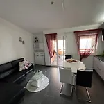 アパート Family-friendly With Swimming Pool Pag - 22607 *